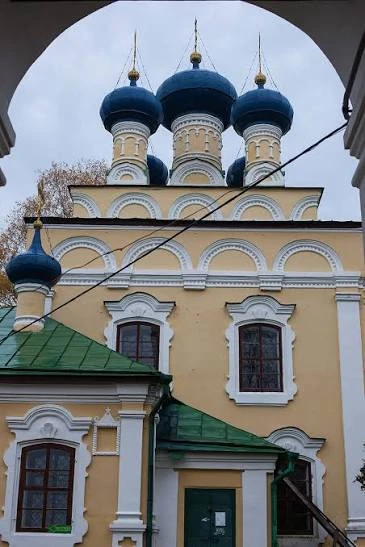 В живописном месте, 
на берегу озера Селигер, 
в храме села Никола-Рожок
открыта вакансия
СОТРУДНИЦЫ
