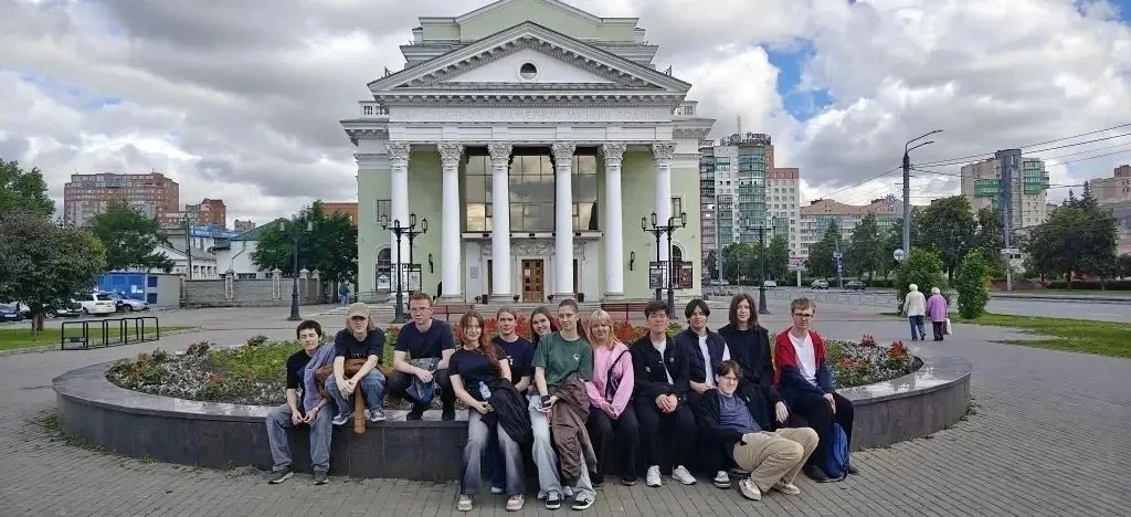 Как мы провели 11 июня: день открытий и прогулок ☀️

В нашей школе 11 июня стало днём контрастов и н