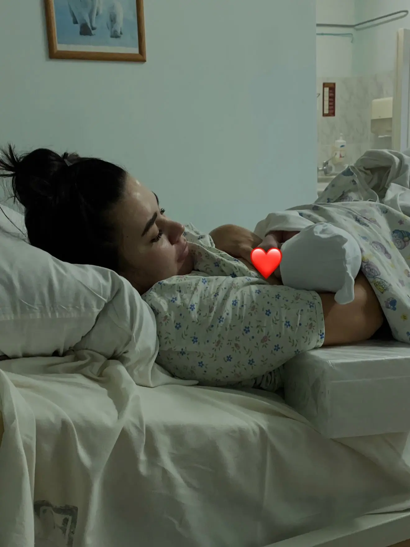 Я мама мальчика и сегодня ему 4 года, а мне 27 лет 

Я родила в 2022 году, это были парные роды и др