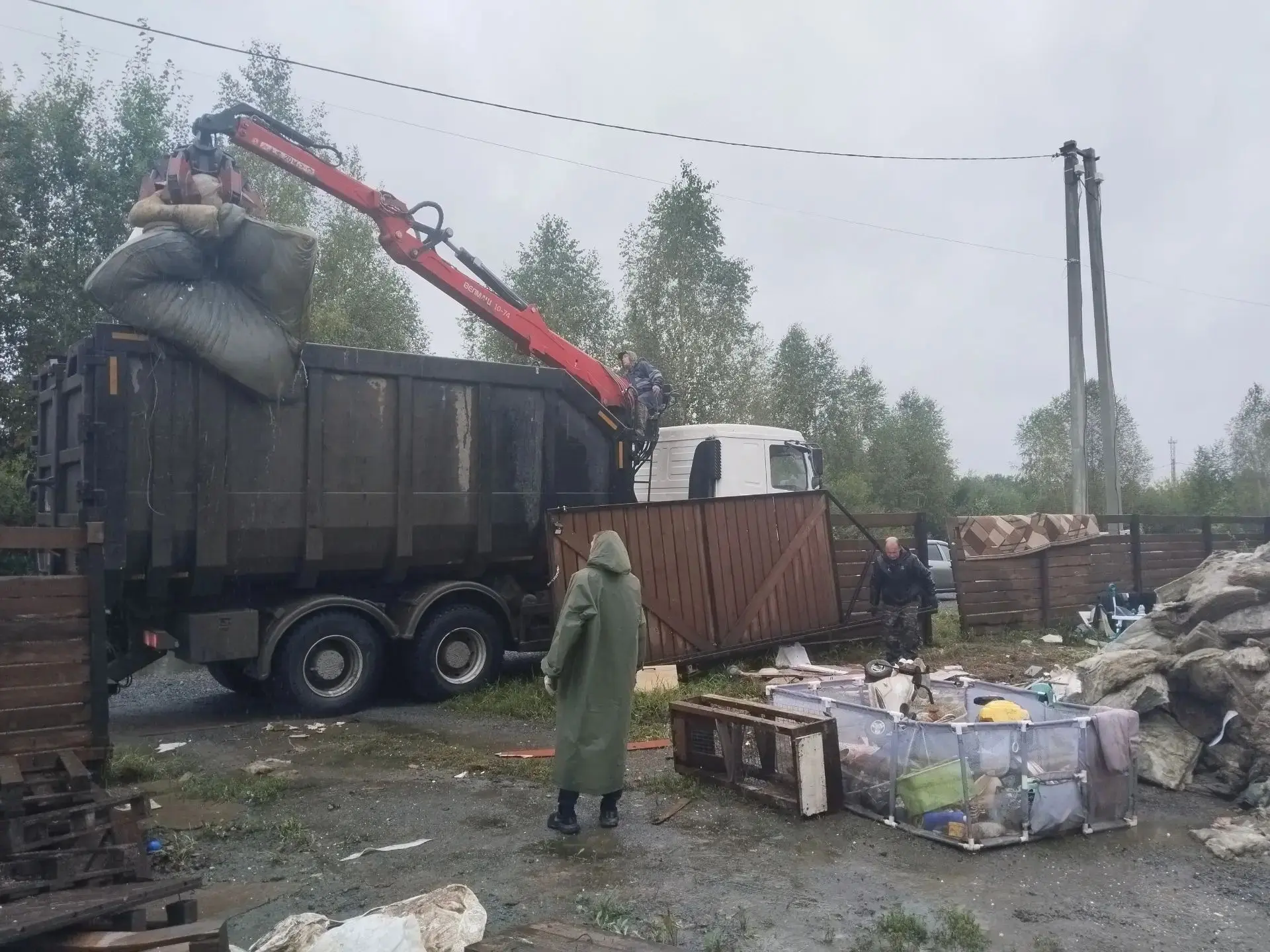 УБОРКА ПОСЛЕ ПОДТОПЛЕНИЯ

🚛 В Билимбае продолжается ликвидация последствий подтопления.

Сегодня ид