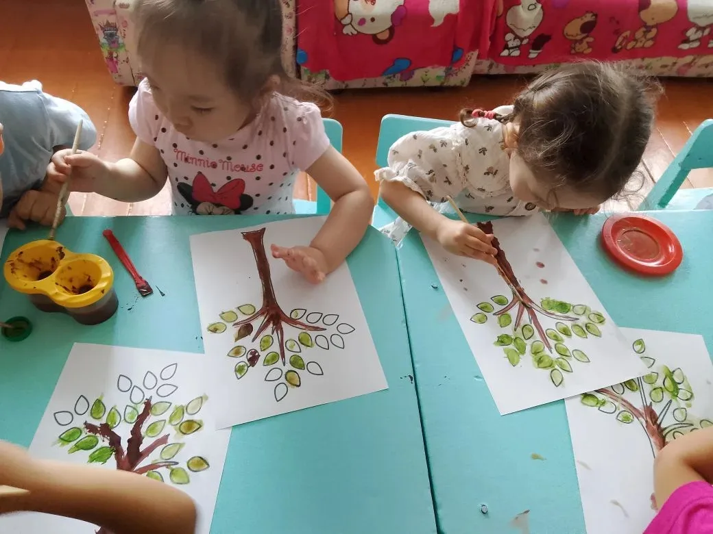 🌿 Весеннее пробуждение: наши первые листочки и почки! 🌿