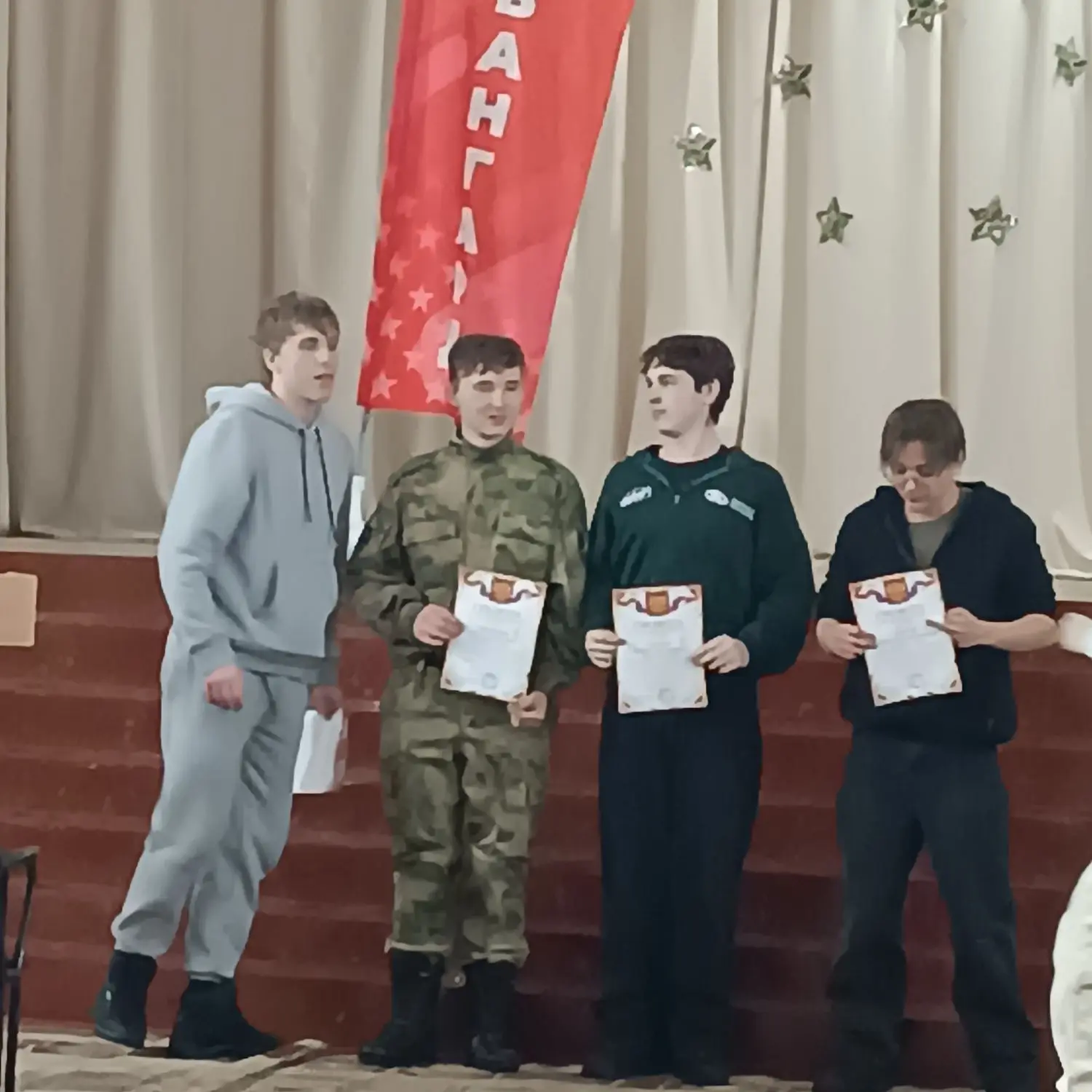 Смотр строя и песни:  сила в единстве! 💪  Наши взводы показали на учебных  сборах, на что действител