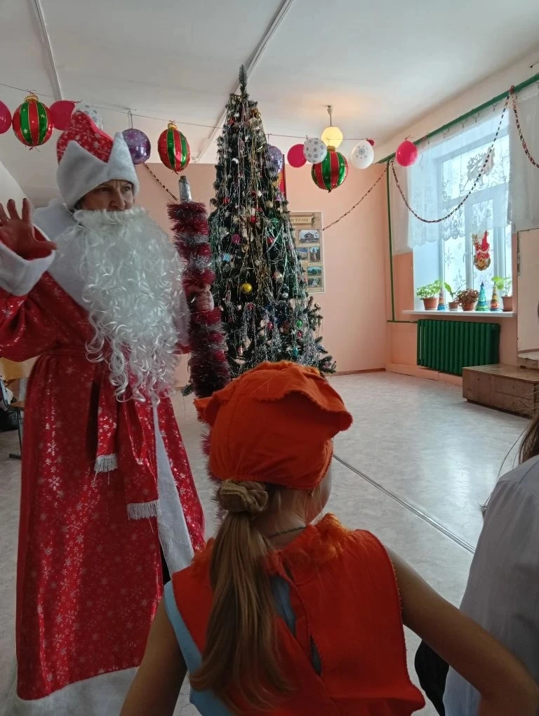 Поздравляем всех с наступающим Новым годом!