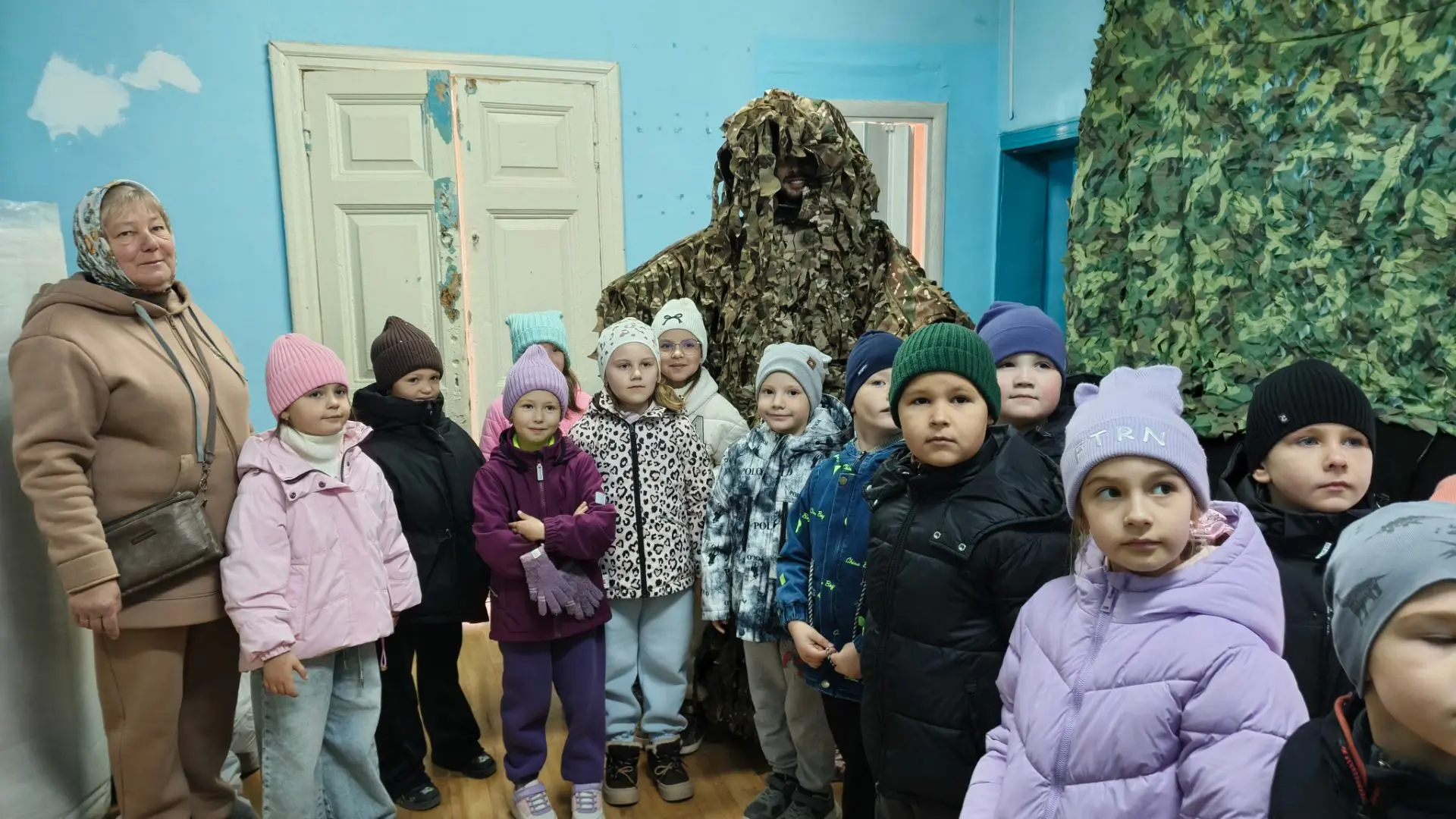 Мы познакомились с детками, рассказали о работе волонтёрского центра и такой важной под...