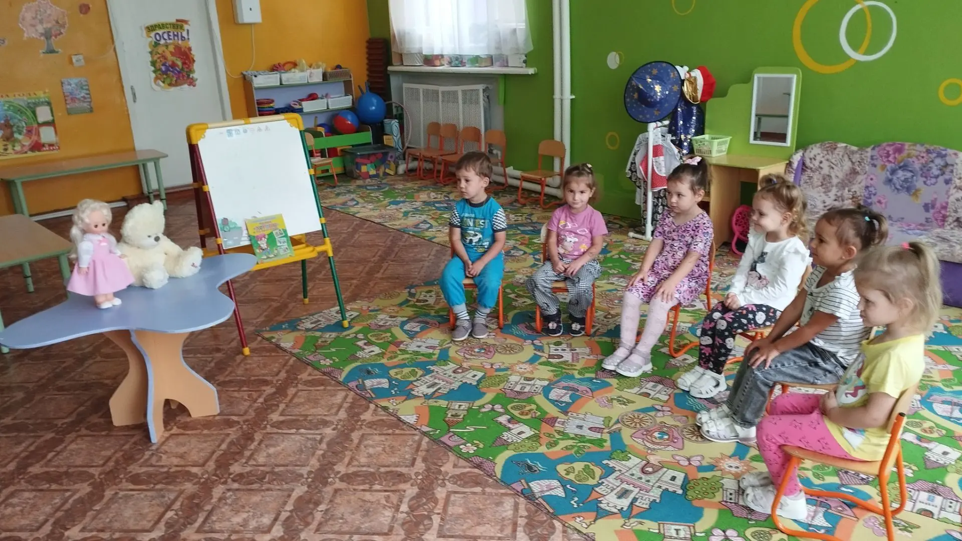 Цель занятия: Дать детям первоначальные представления о правилах поведения в детском са...