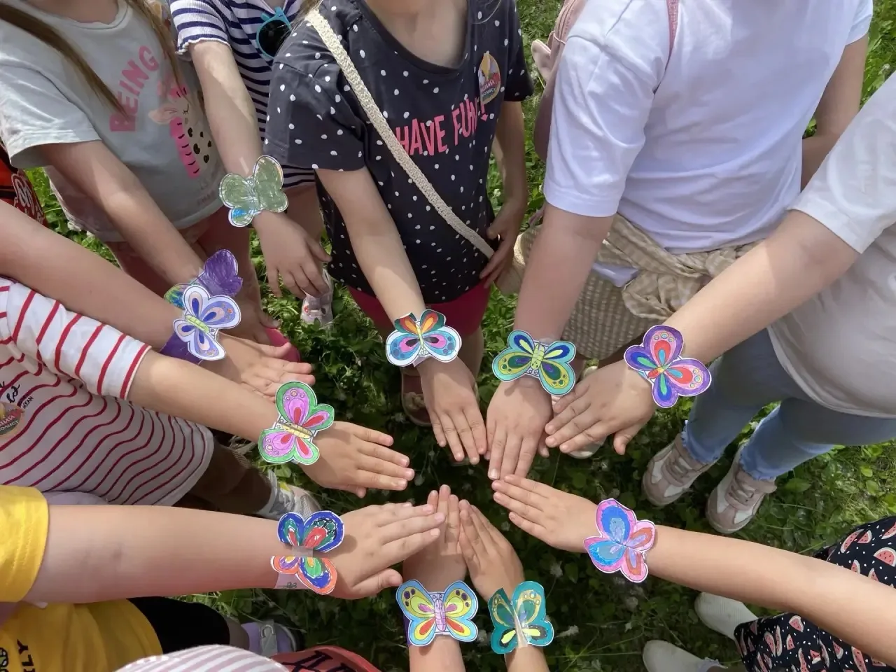 ✨ Ловите момент, когда детская фантазия превращается в искусство! 🦋

Сегодня старшая группа № 4 отм