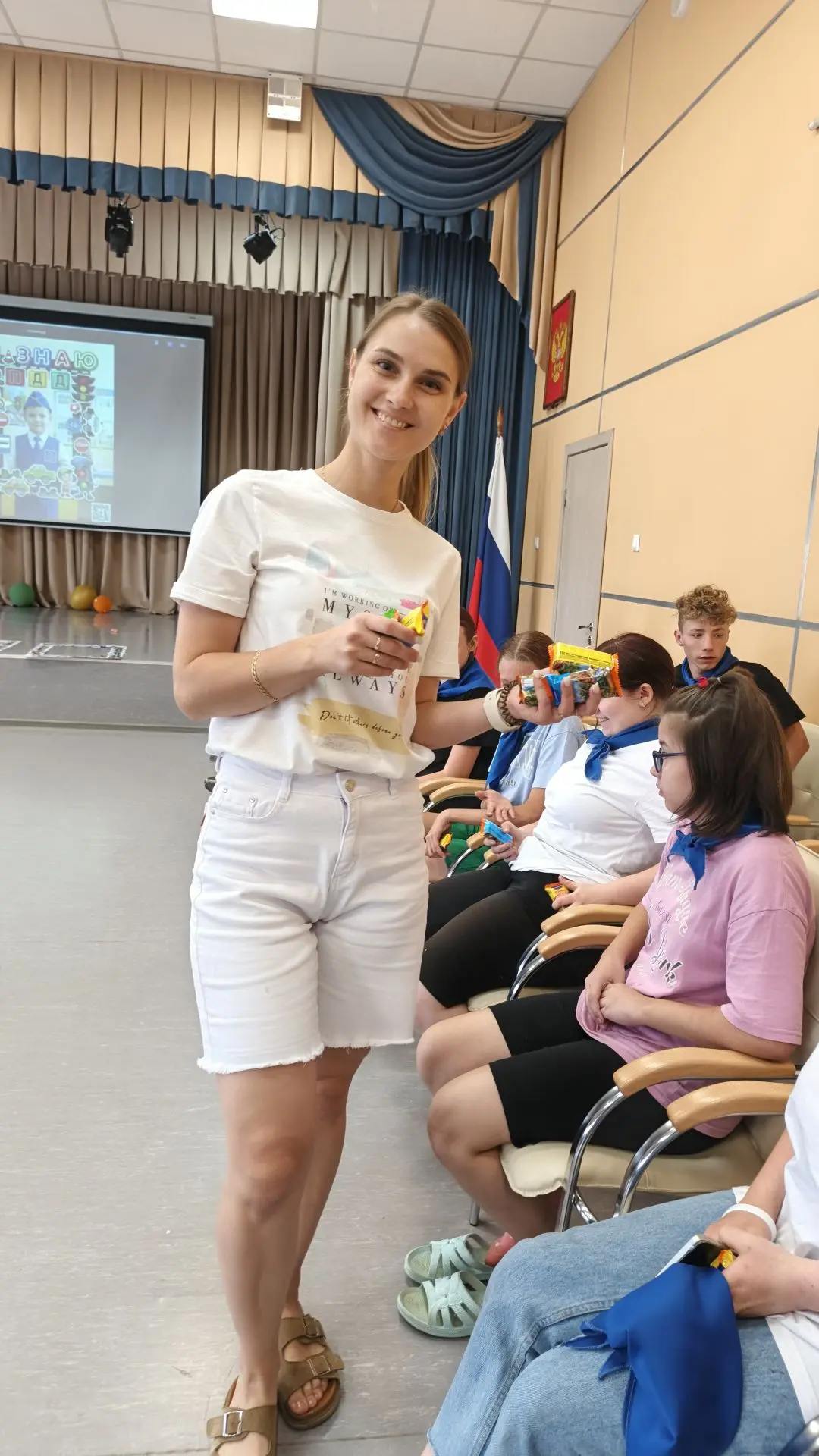 Знание ПДД — это суперсила! 🦸‍♂

Сегодня в нашем летнем пришкольном лагере было жарко... от разгоре