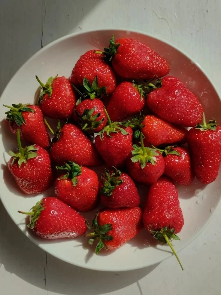 Откроем клубничный сезон в салатах? 🍓