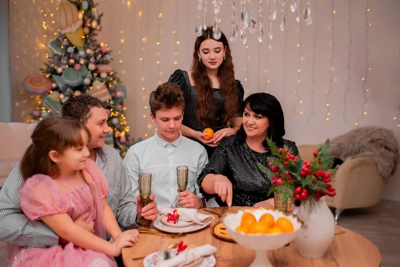 Здравствуйте наши дорогие читатели, зрители🥰
Приветствуем каждого, кто заглянул к нам в гости❤️

Хо
