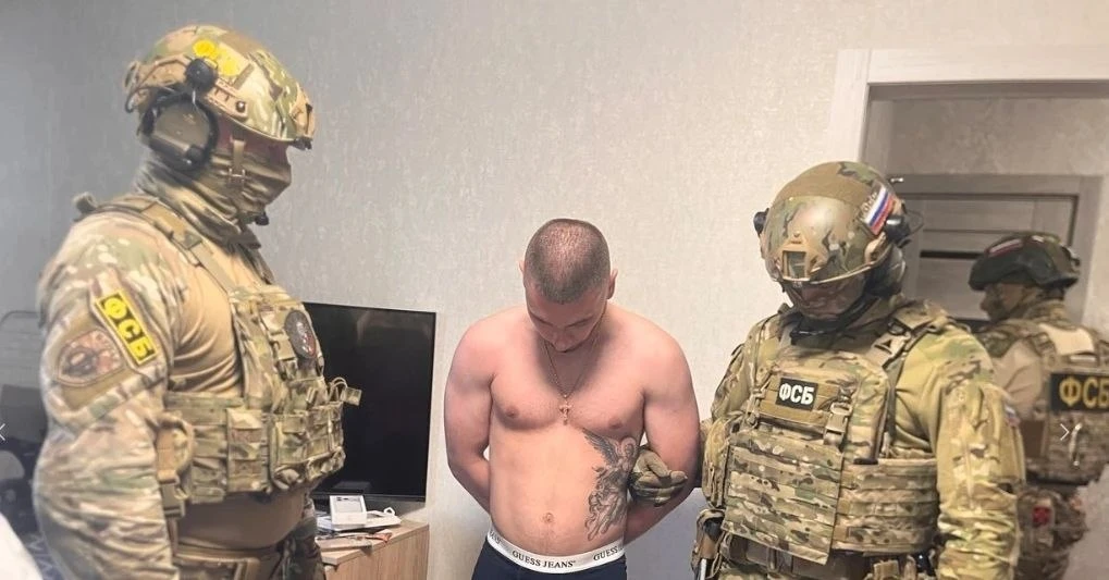 🚨 Силовики задержали пятерых членов ОПГ «Артаковские»  Сегодня, 27 мая, сотрудники ФСБ, Росгвардии и