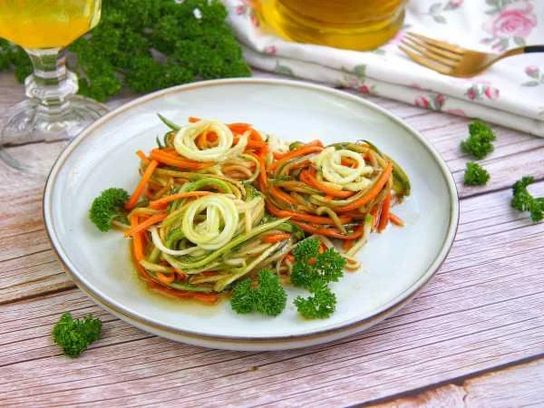 🥒 Салат из кабачков с огурцами и морковью