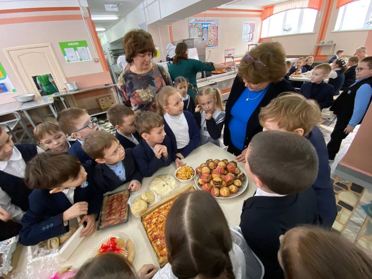 🥧28 января ученики 1А, 1Б, 1Г, 2В, 3Б, 4В, 5Б, 5Г и 7Г приняли участие в  гастрономическом флешмобе 