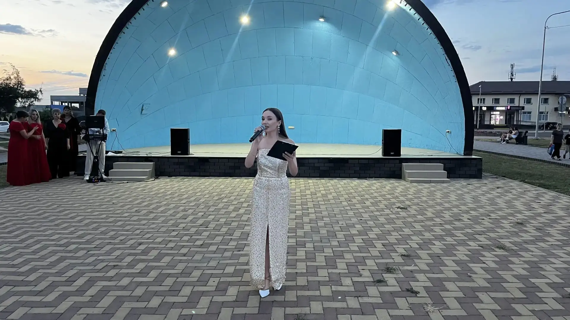 🎵 Музыкальный вечер под открытым небом!