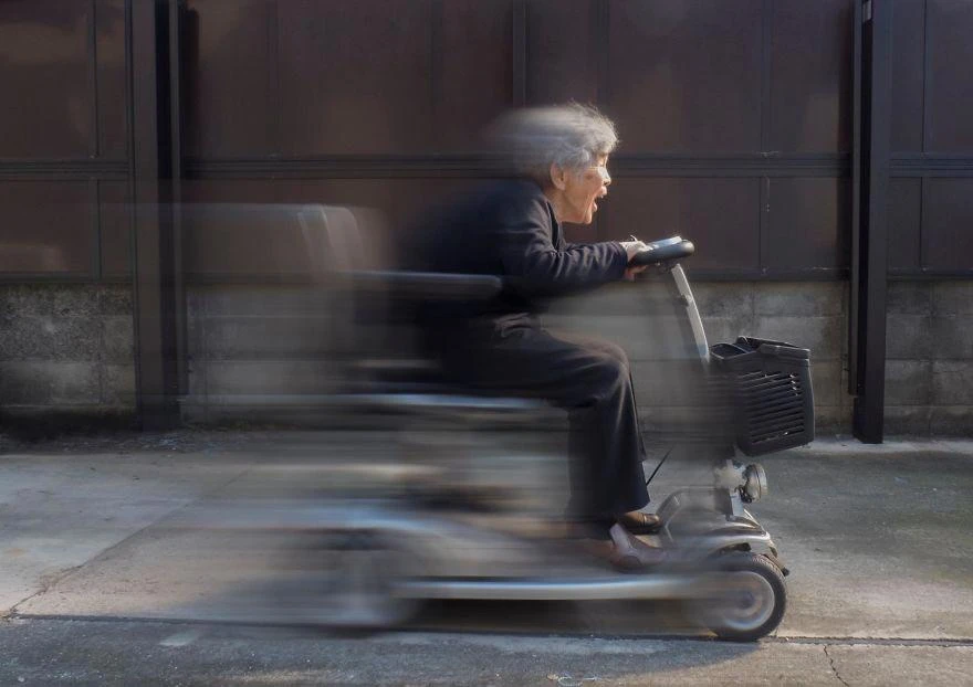 71-летняя женщина на электросамокате сбила 65-летнюю пенсионерку в Липецкой области — е...
