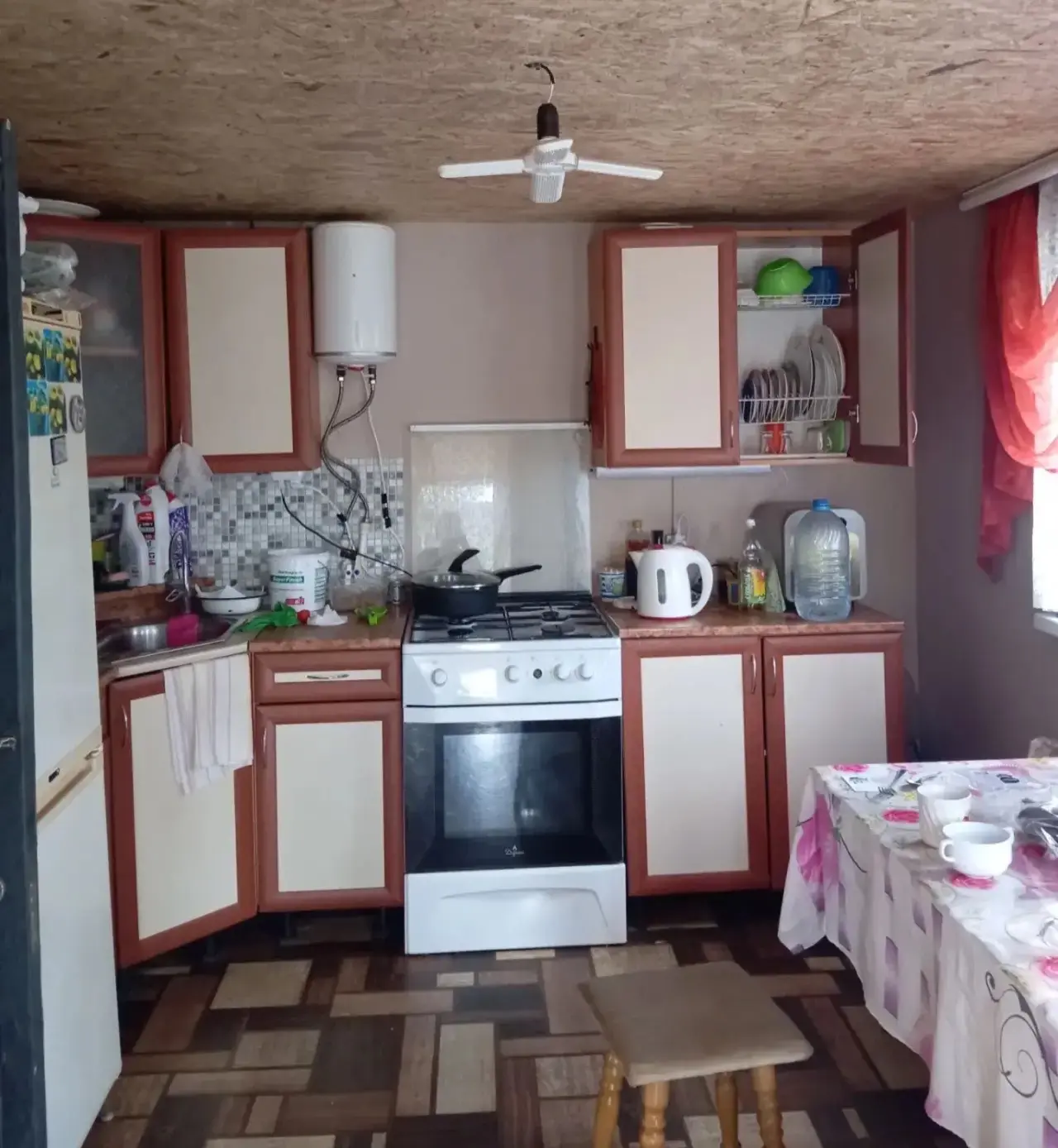 Продам дачу в массиве Гранула. В доме тёплый пол, печь. Баня отдельно, беседка 3×5, две...