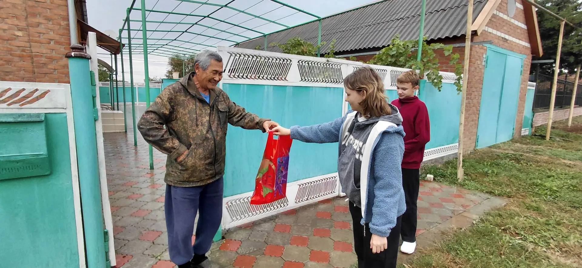 🎓Обучающиеся 8а класса от всей души поздравили дорогого Сюкенова Владимира Овшиновича ...