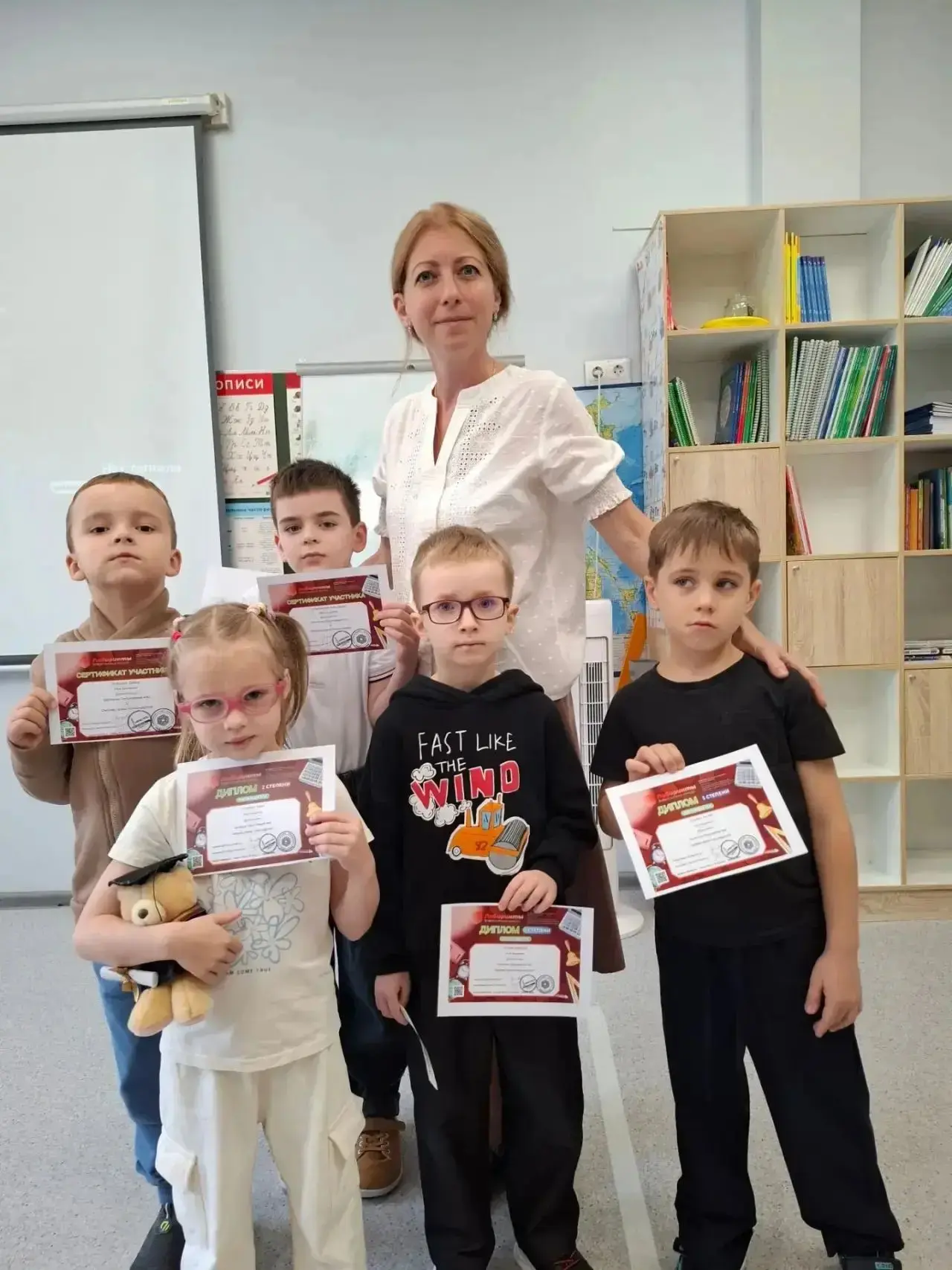 У нас каждого ребёнка в школе, знают по имени🤗