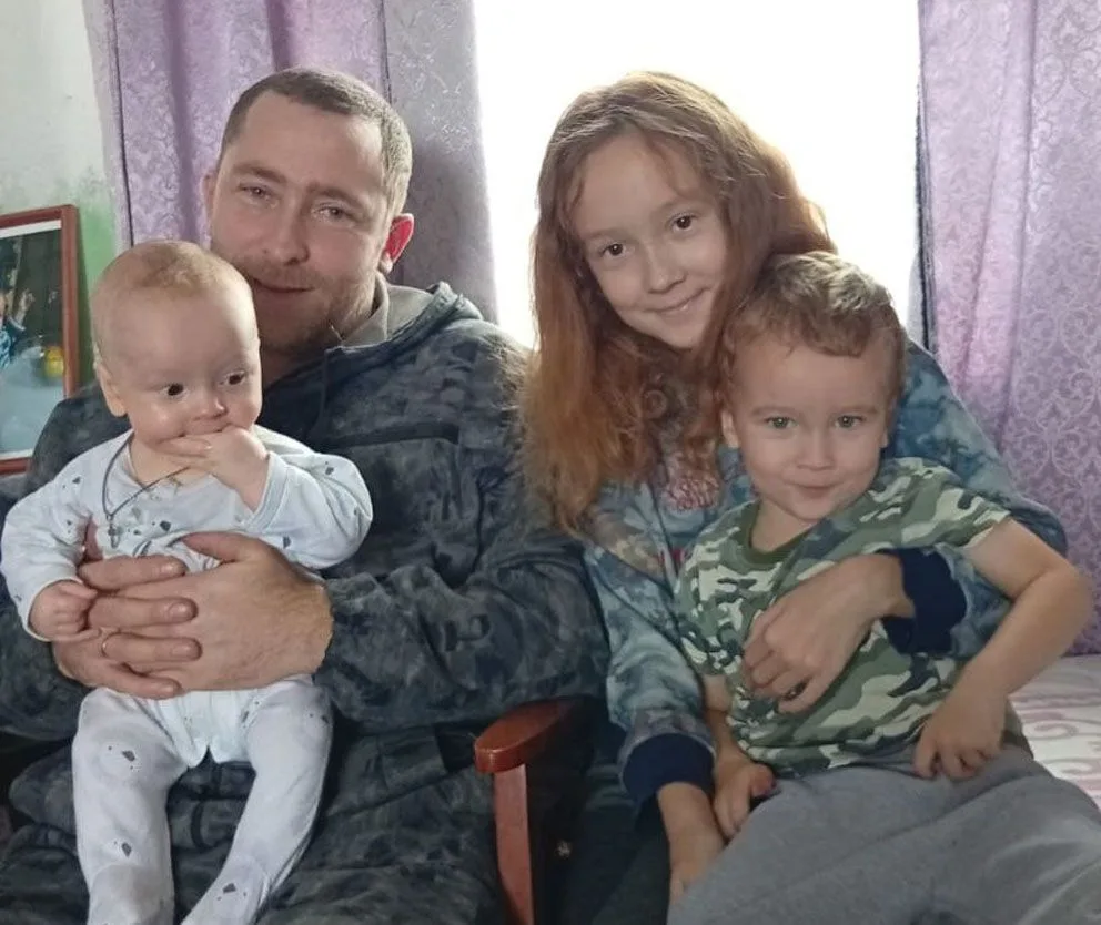 Уважаемые друзья!  Примите самые искренние поздравления с тёплым семейным праздником — Международным