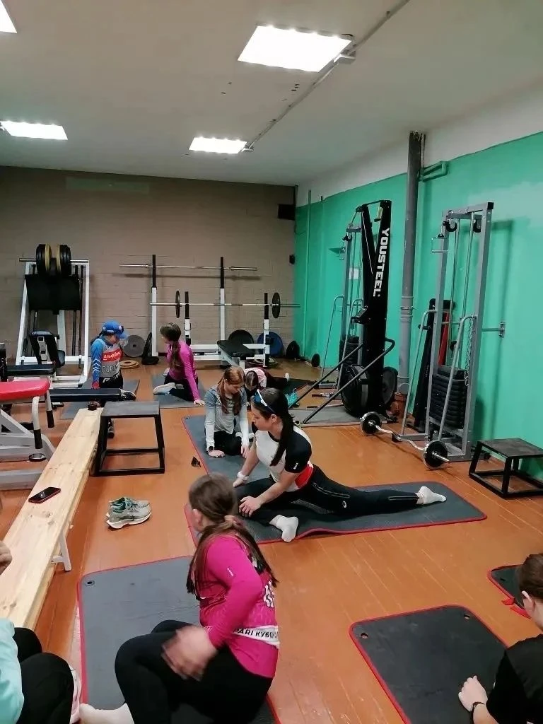️⚡️Первомайский мастер-класс от звезды биатлона

1 мая в отделении лыжных гонок и биатлона прошла от