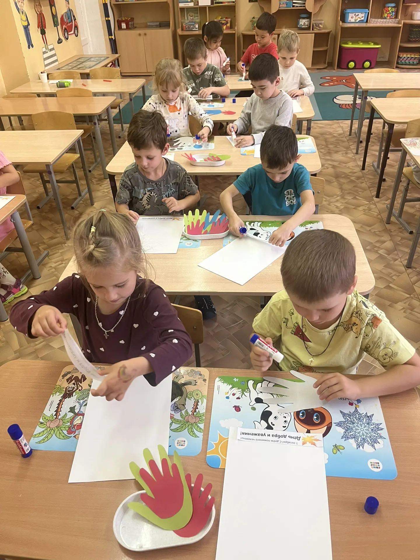 День пожилого человека – это добрый и светлый праздник, в который мы окружаем особым вн...