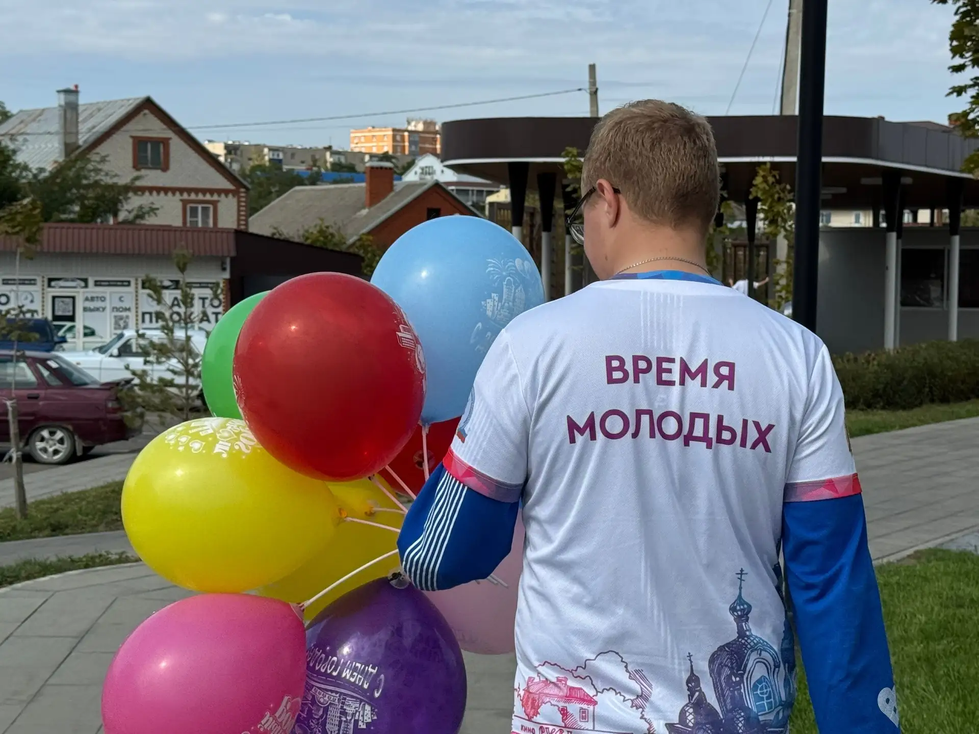 Праздничный Крымск: студенты КИСТа подарили городу улыбки и хорошее настроение! 🎈