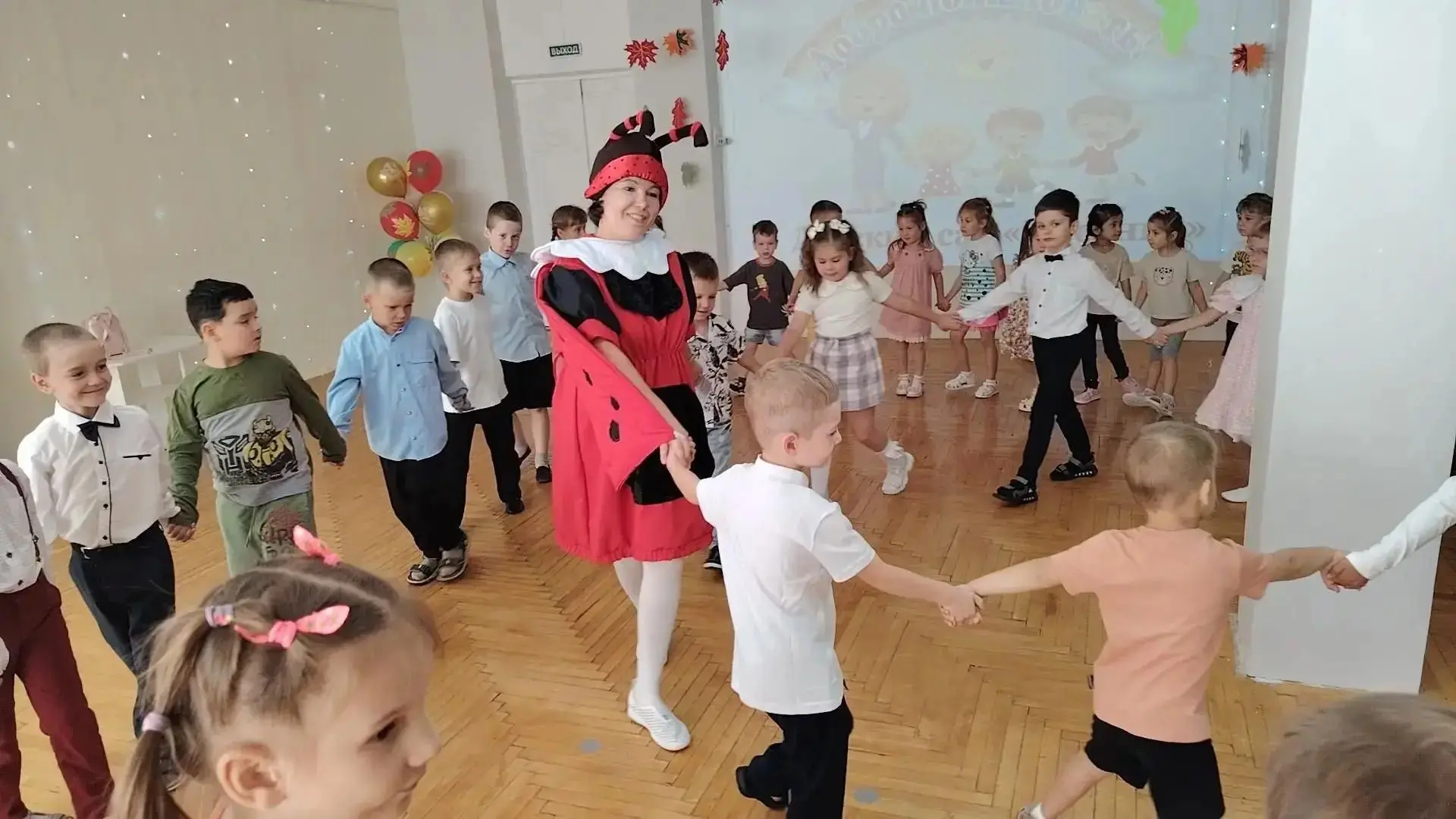 День знаний в детском саду — это радостный праздник, который знаменует начало нового уч...