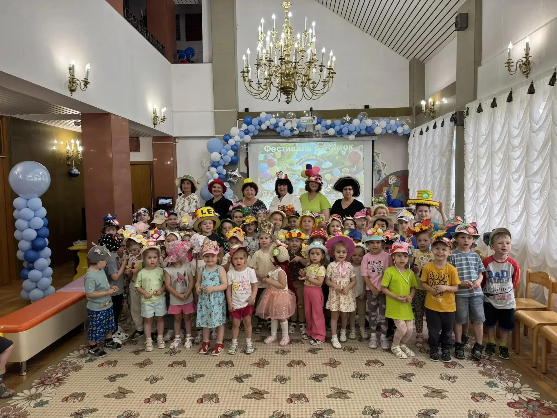 👒🧢👒🧢👒🧢👒🧢👒🧢👒
Детский сад надел Панамы, 
Всем Панамы сшили мамы! 
Не пройти в июньский зной