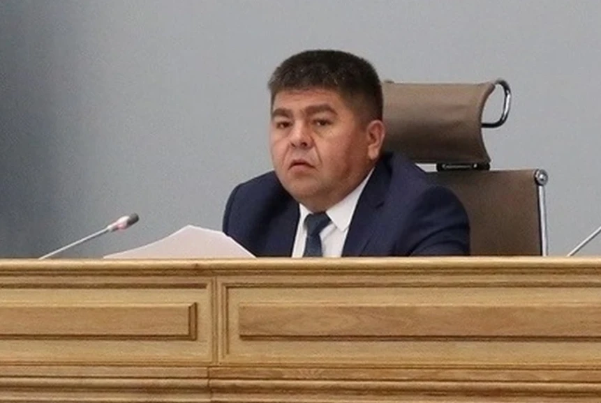 Ио мэра Уфы раскритиковал освещение городских улиц

По мнению Рустама Шарипова, в сумерках многие ул