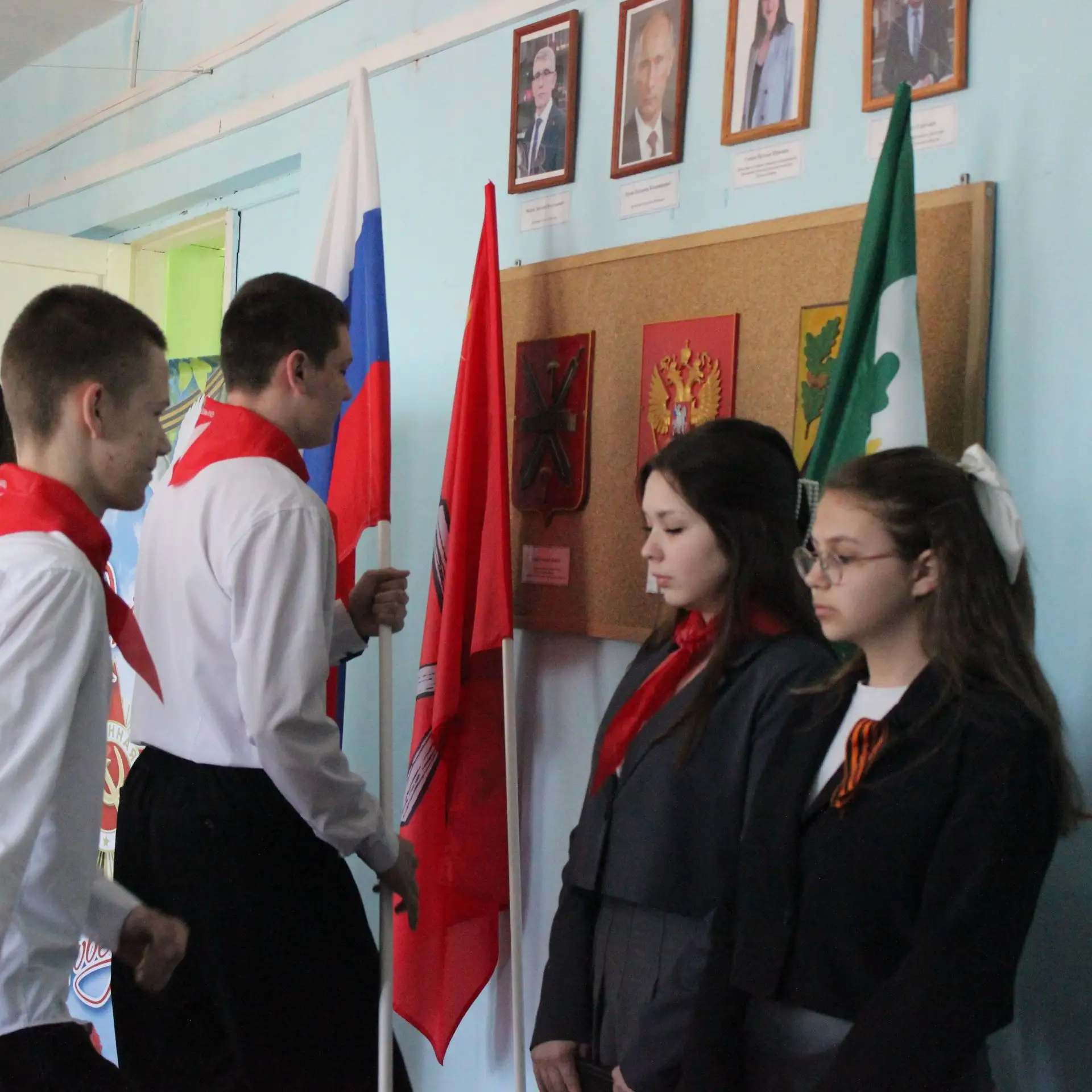 🕊️Сегодня в нашей школе прошла торжественная Линейка Победы, посвящённая 9 Мая. Меропр...
