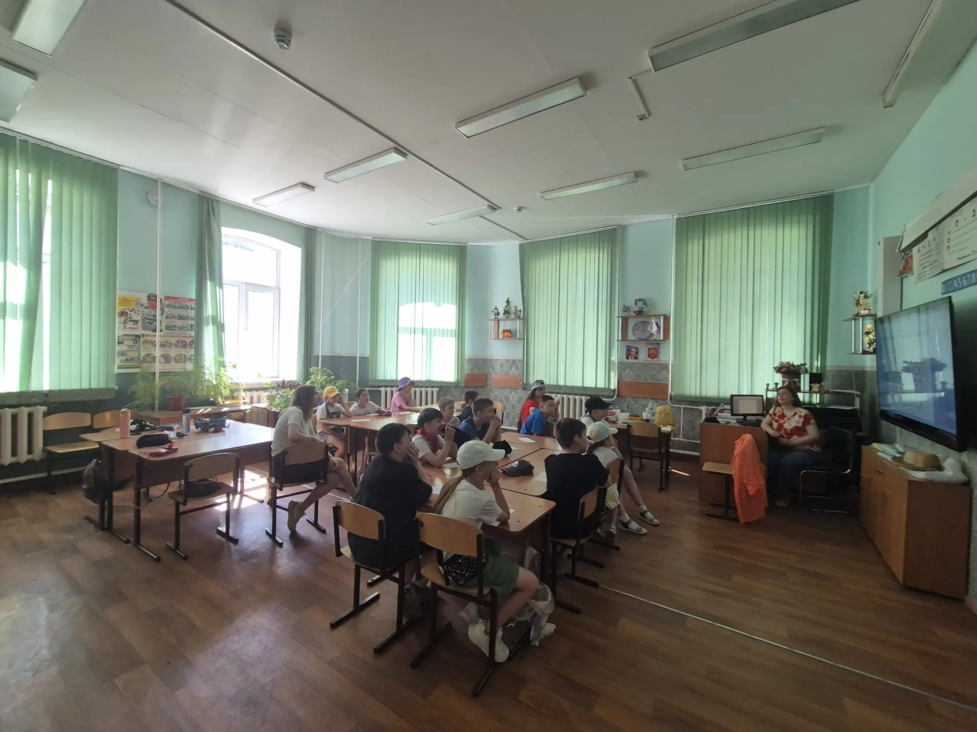ГОРОД МАСТЕРОВ 

4 июня в лагере с дневным пребыванием «Факел» был посвящен творчеству. 
Для ребят б