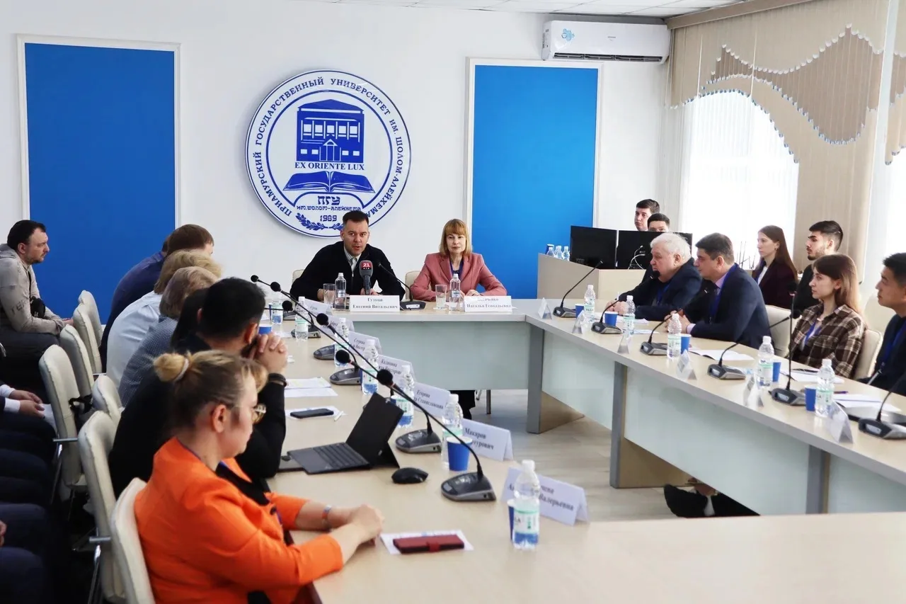 #Приоритет2030:
В Приамурском университете прошел экспертный совет по арктическим исследованиям

📃Н