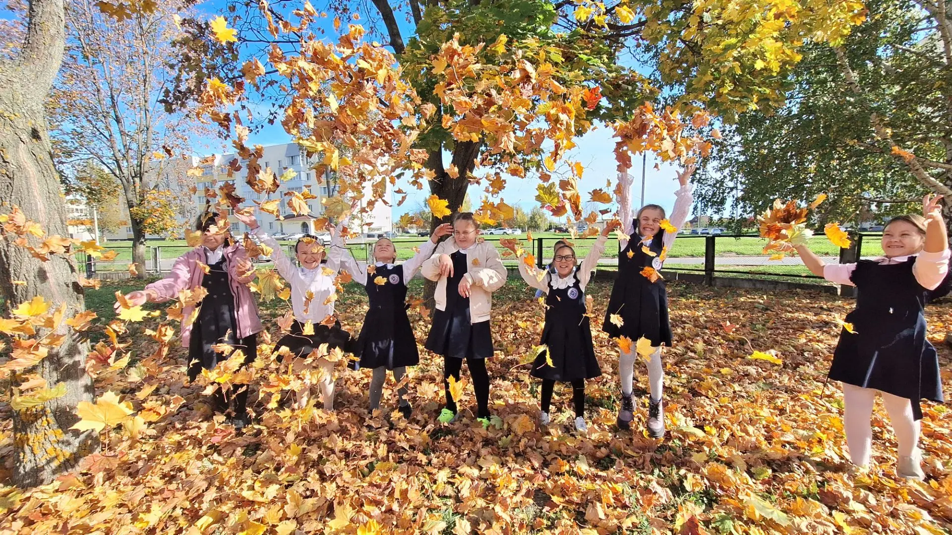 Сегодня 3 «В» класс отправился гулять и провел время просто супер! 🍂☀️