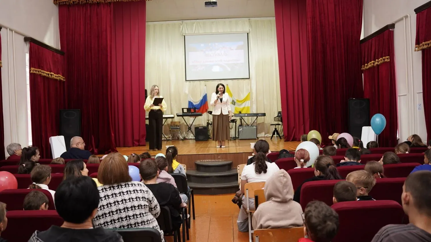 🐝Фестиваль детства: запустили лето вместе! 

🌻1 июня в Центре детского творчества для более 100 де