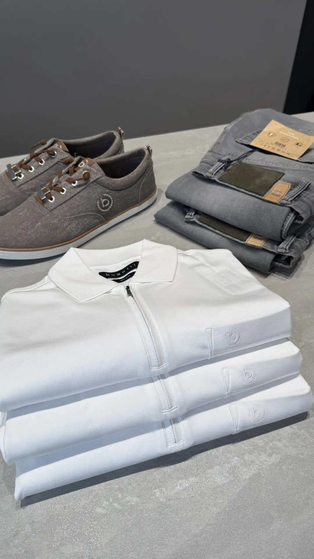 Поло bugatti с эффектом Non-Iron созданы для тех, кто часто находится в движении.