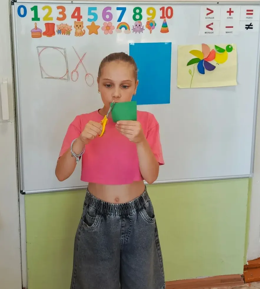 «Творческое путешествие: как из квадрата рождается круг!»
 
В старшей группе №10 прошло удивительное