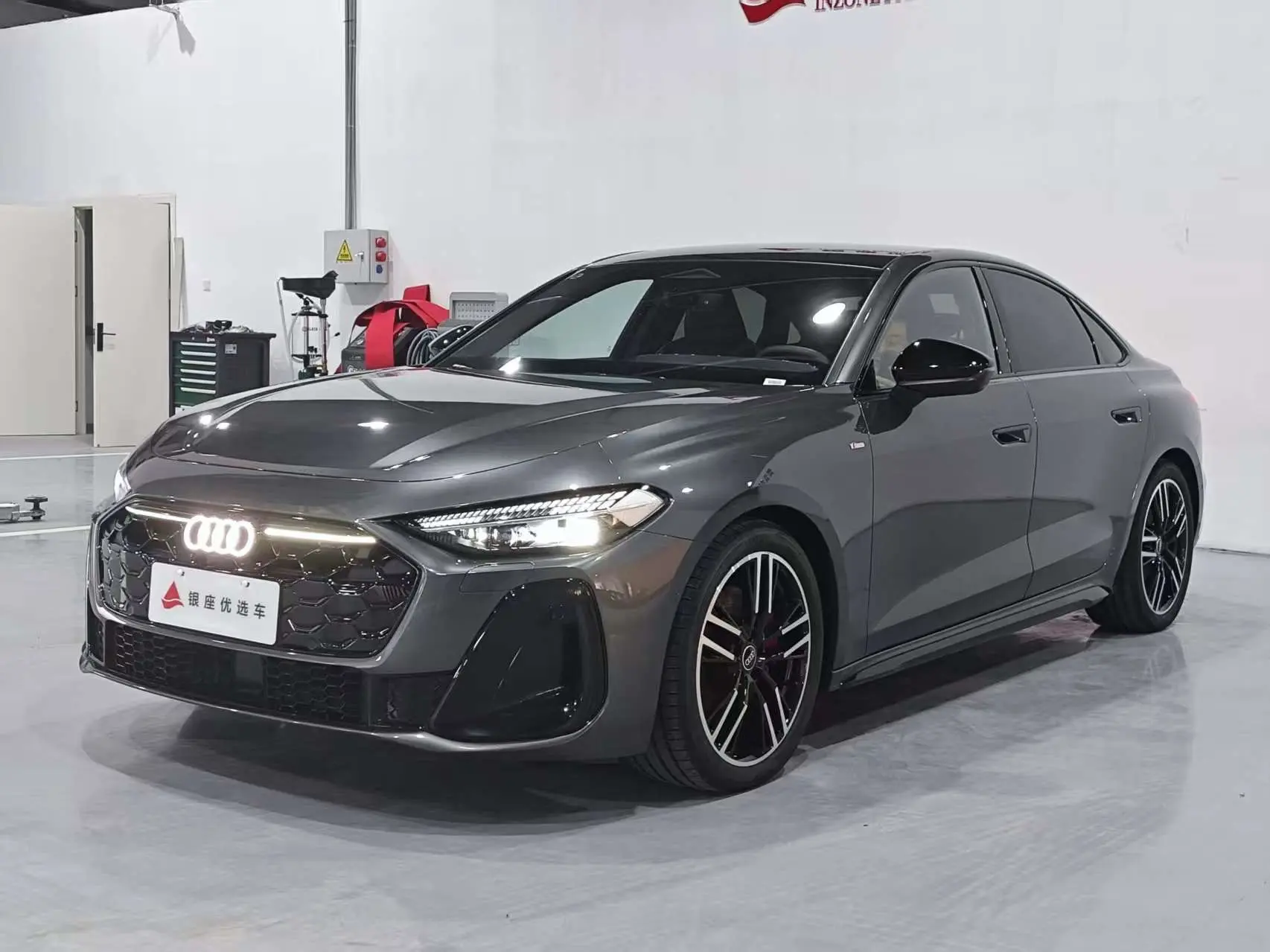 🚗 Audi A5L