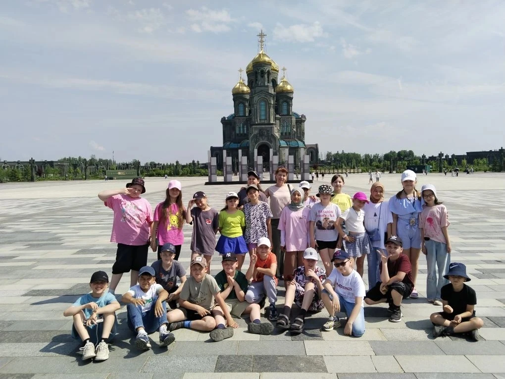 В завершении учебного года ученики 4 Г класса отправились в очень важную и познавательную поездку - 