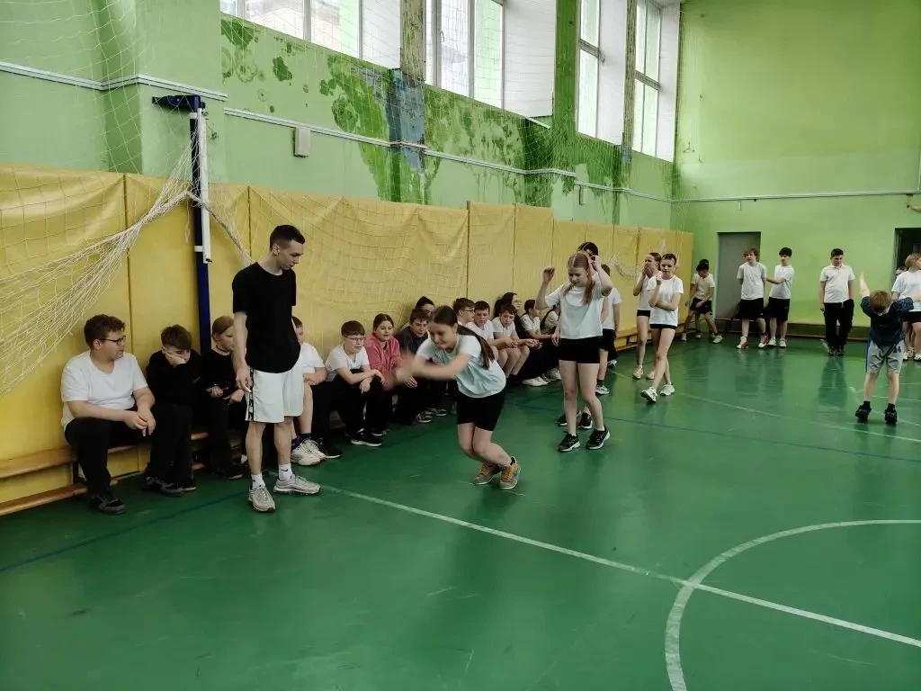 🚀 Земля, внимание! 🚀 Сегодня, 10 апреля, в нашей школе прошёл «Космический марафон», приуроченный ко
