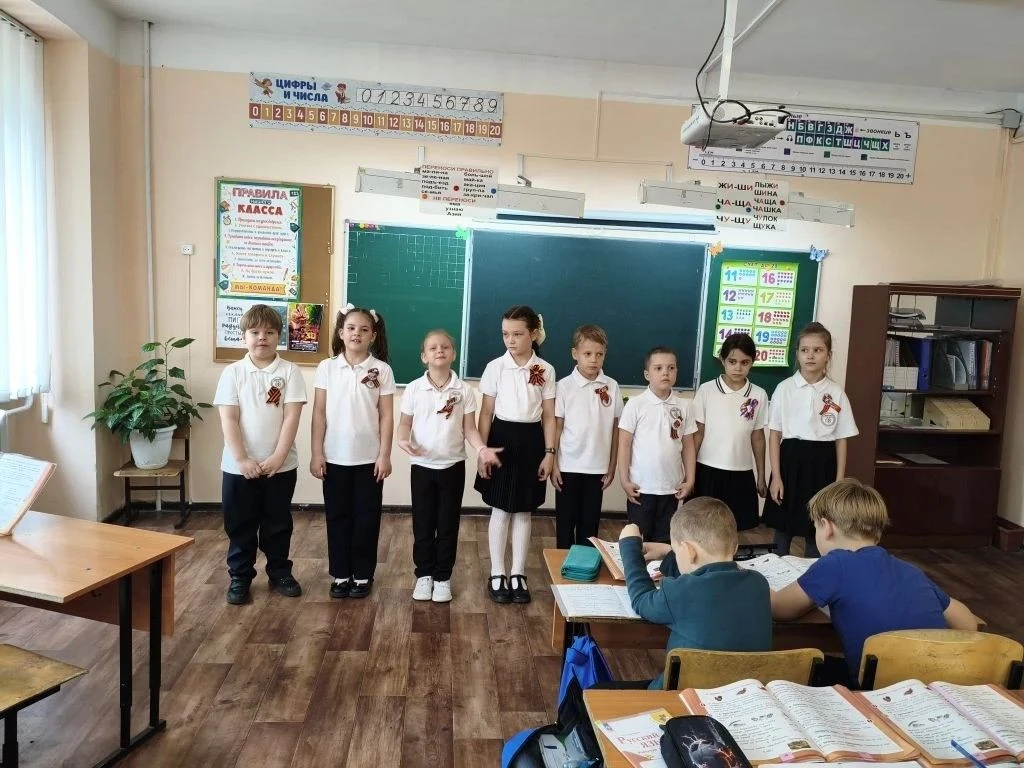 Возгордимся нашими дедами 🇷🇺✨ С них пример достойный мы возьмем 🎖️. Подвиг их пусть нас научит с Вам