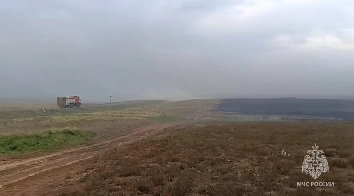🔥МЧС: посёлок Домбаровский и лагерь «Сокол» под угрозой ландшафтного пожара

🔹В Домбаровском район