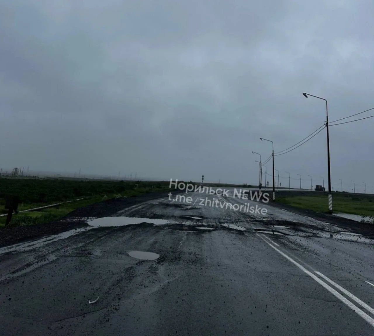 🚧 В Большом Норильске официально стартовал сезон дорожного ремонта

Первые работы уже развернулись 