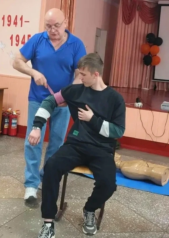 ✅В рамках учебных сборов допризывной молодежи заведующий отделением скорой медицинской помощи Белого