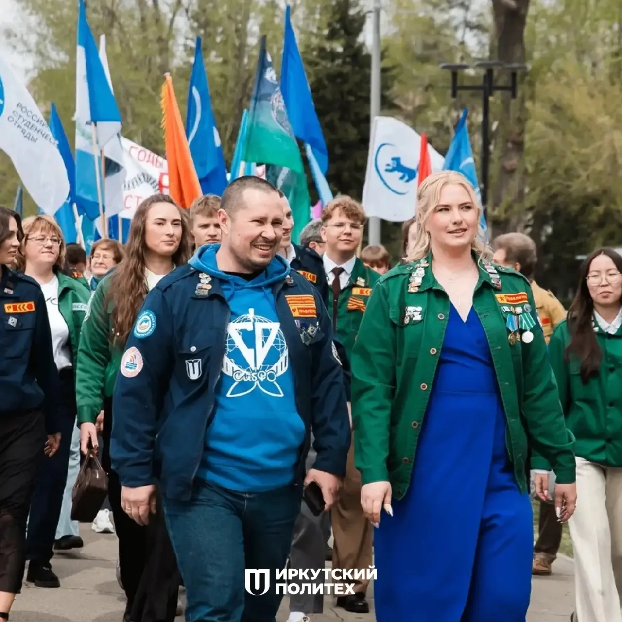 Более 150 бойцов Иркутского политеха открыли трудовой семестр маршем в Иркутске   В Иркутске 16 мая 