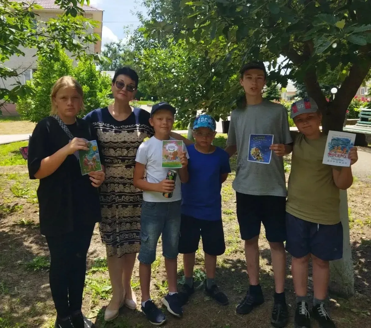 👬👬👨‍👩‍👦‍👦Час дружеского общения "Уроки мира и согласия" , организованный библиотекарями филиал
