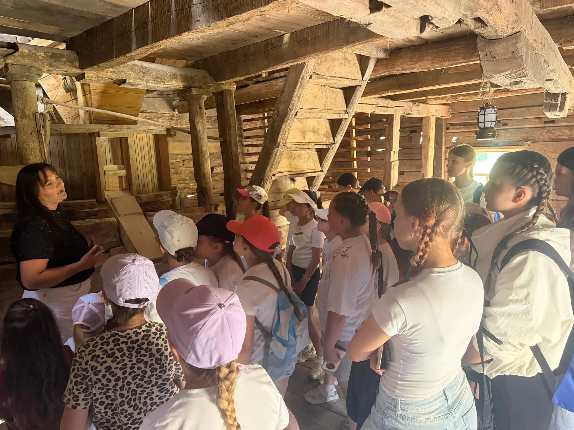 Учебный год закрыт красиво! 🥳

Мы отметили окончание учебного года так, как умеем только мы — ярко,