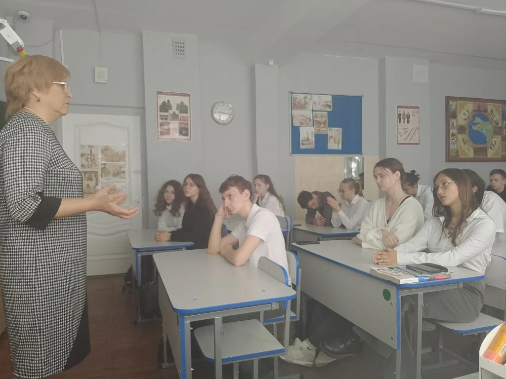 🎓 Как превратить мечту в капитал: 11-классники школы № 7 постигают азы финансовой безопасности  День