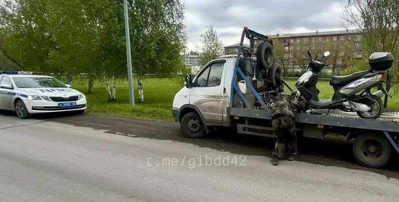 В Прокопьевском округе мопедист получил сразу три протокола  При остановке мопеда выяснилось: водите