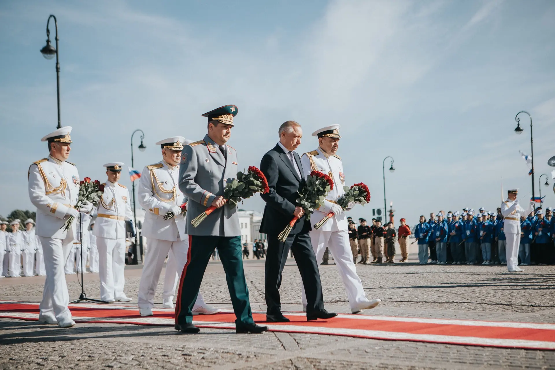 🕊️ Послы Победы — на главных мероприятиях Дня Военно-Морского Флота в Санкт-Петербурге!

Добровольц