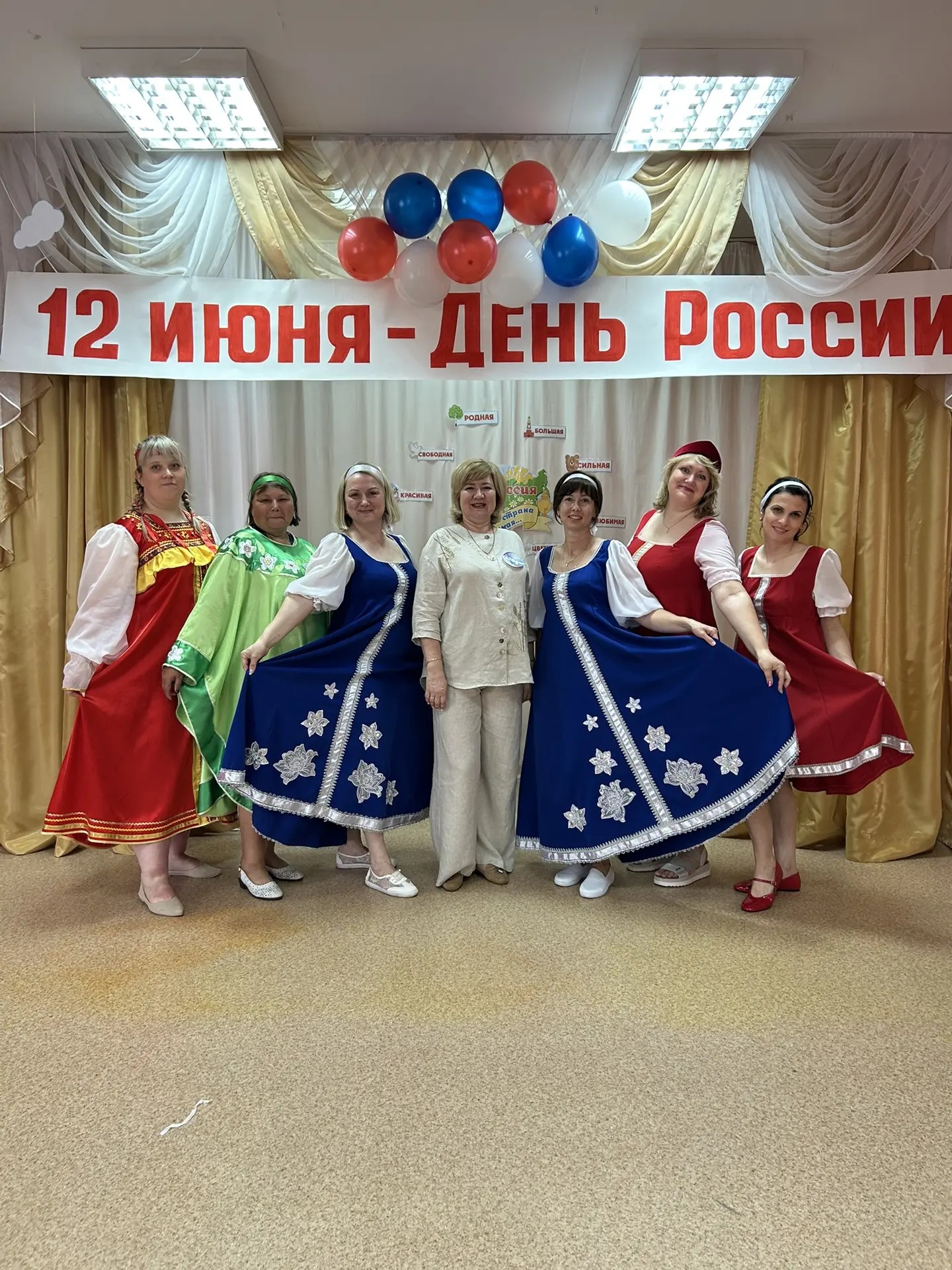 Откроем закулисье...
День России в нашем «Мире детства»🇷🇺
- как это было? Какие сюрпризы ждали реб