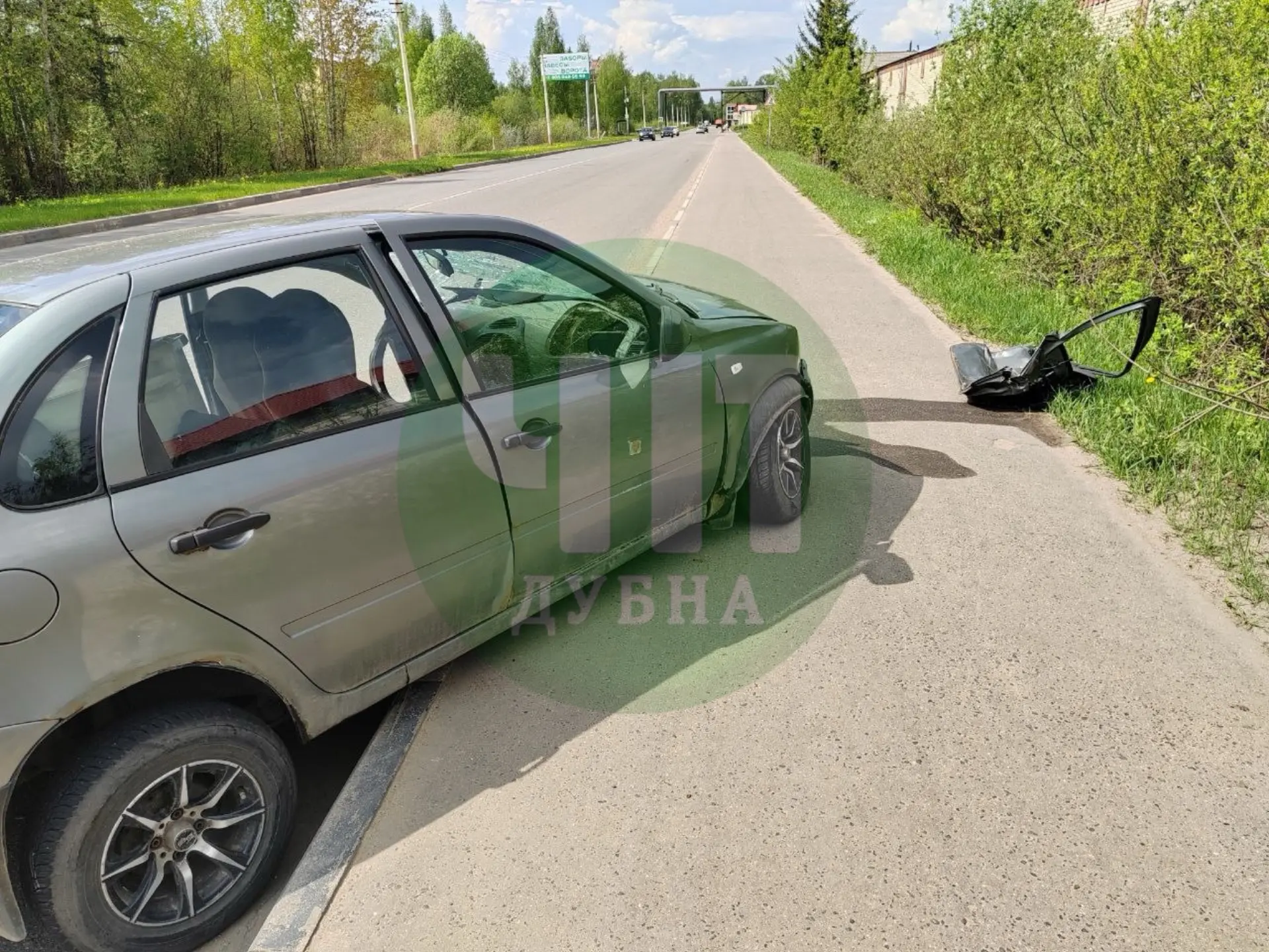 ‼️Очень жесткое ДТП 😱  ДТП на Ленинградской улице. Столкнулись автомобиль и автобус. По пострадавшим